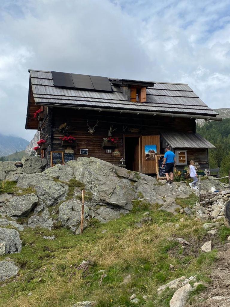 Nocky Mountains Lodge And Apartment Radenthein Buitenkant foto